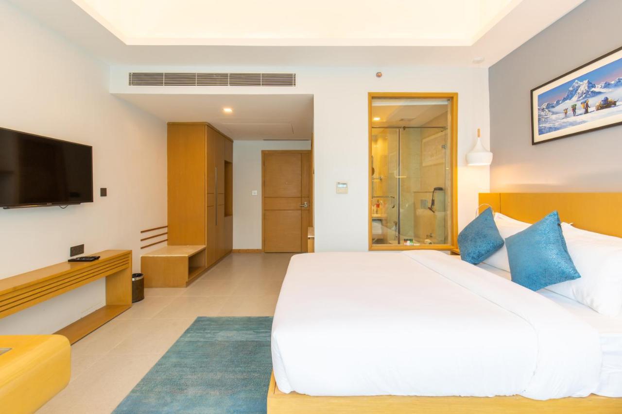 Hotel Siraichuli Chitwan Buitenkant foto