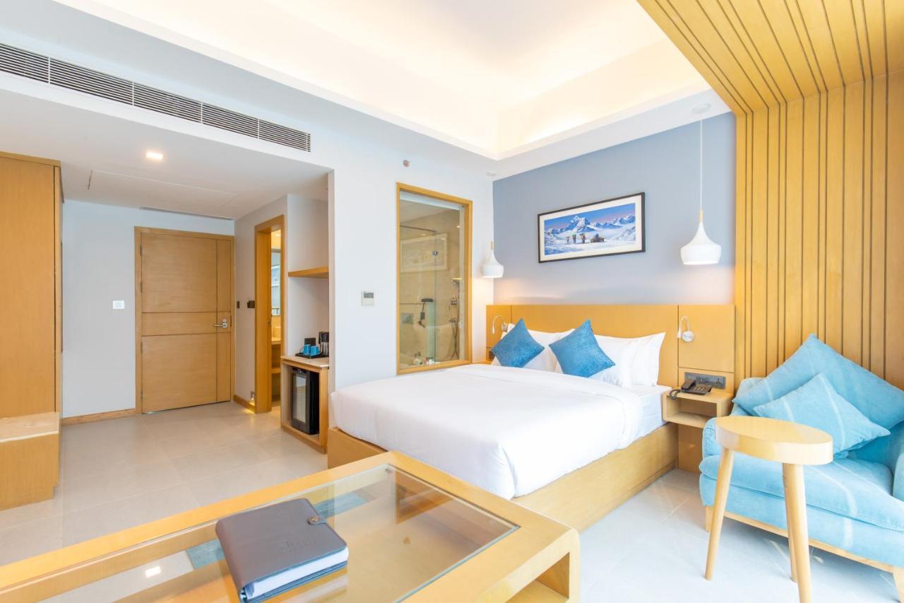 Hotel Siraichuli Chitwan Buitenkant foto