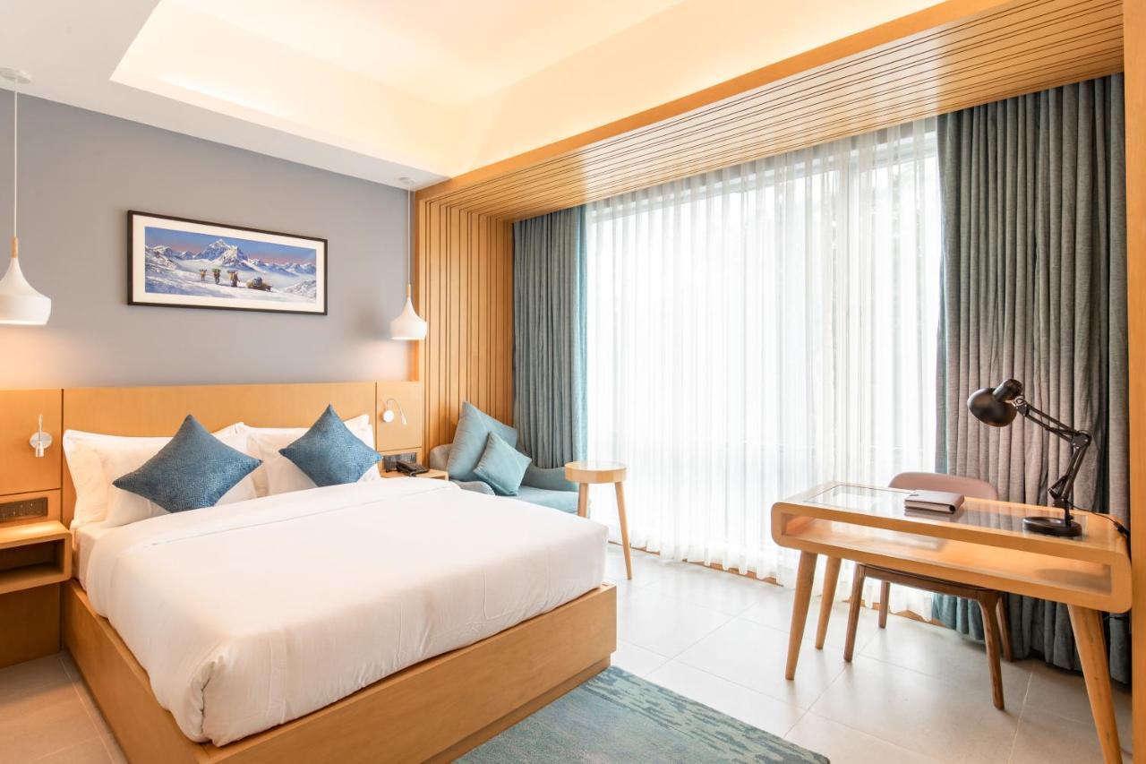 Hotel Siraichuli Chitwan Buitenkant foto