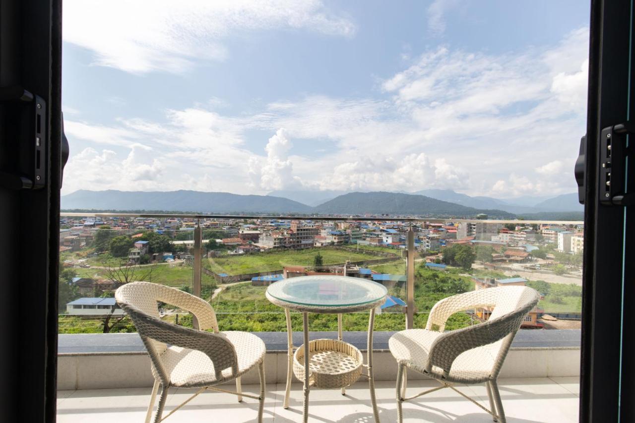 Hotel Siraichuli Chitwan Buitenkant foto
