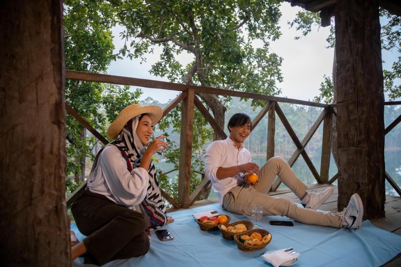 Hotel Siraichuli Chitwan Buitenkant foto