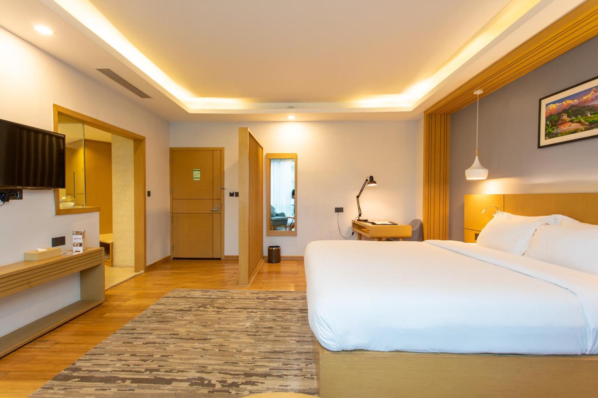 Hotel Siraichuli Chitwan Buitenkant foto