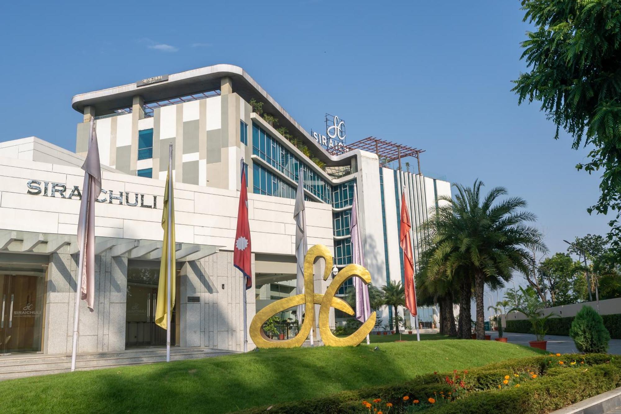 Hotel Siraichuli Chitwan Buitenkant foto